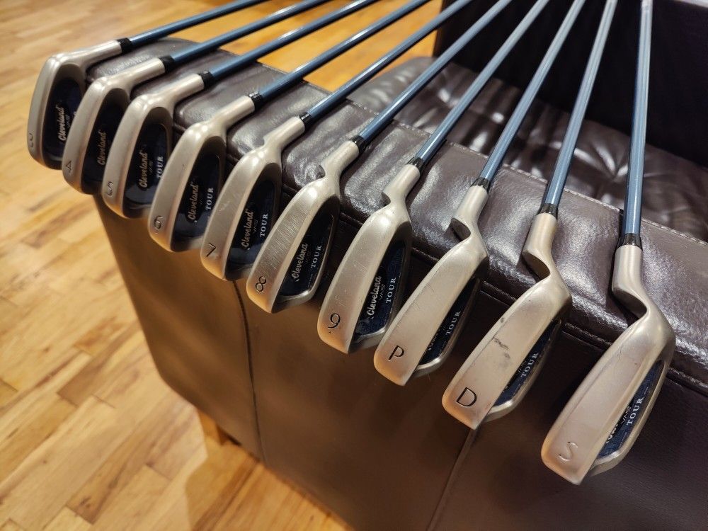 Cleveland AVS Tour Action Golf Iron Set