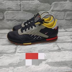 REEBOK WORKOUT PLUS ALTERED Men's Size 6.5 Black/Red Alter the Icon Fits Women Size 8 