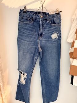 Hollister size 5R