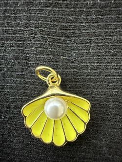 Ginkgo Leaf With Pearl Charm / Pendant 