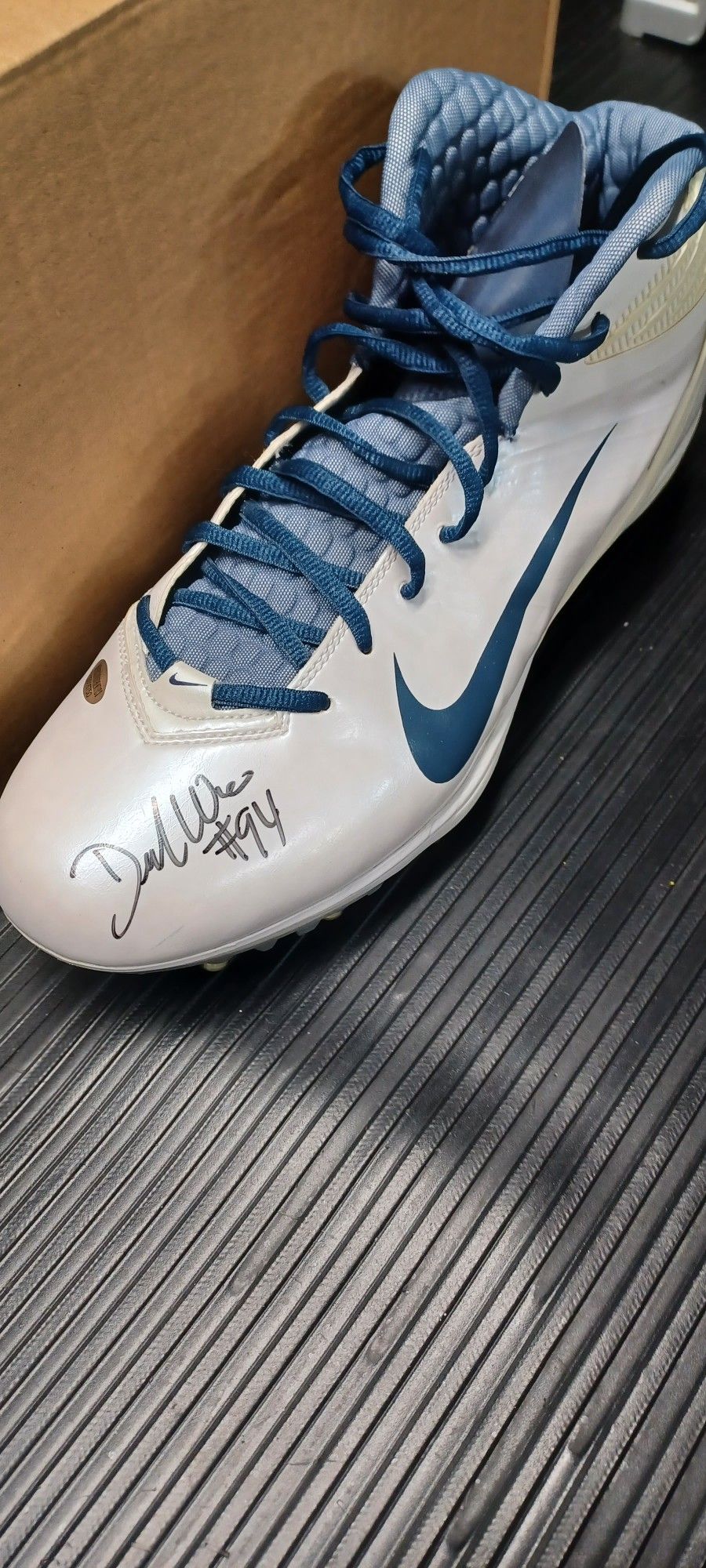 DALLAS COWBOYS HOF DEMARCUS WARE AUTOGRAPHED PRO NIKE CLEAT WITH COA
