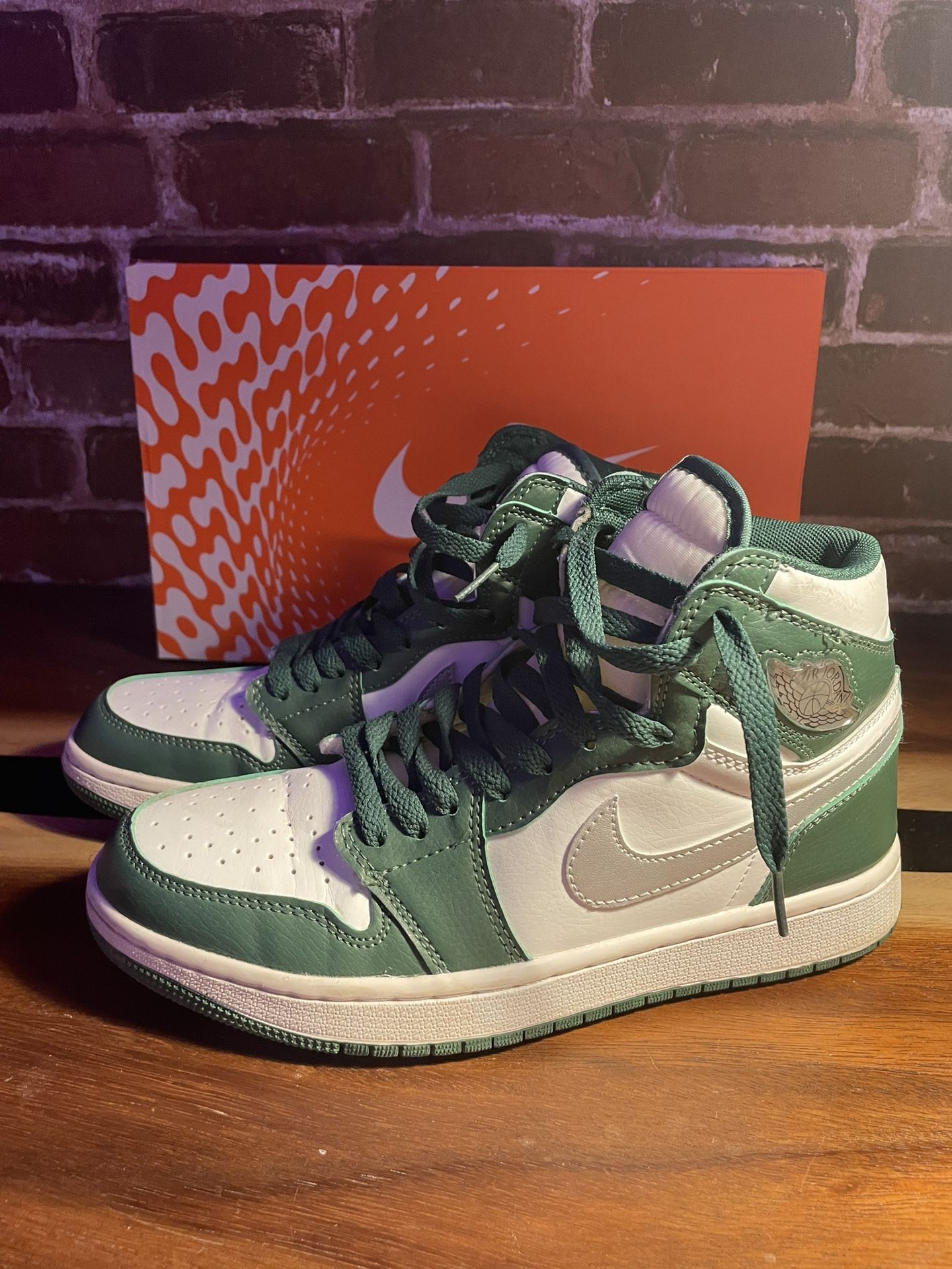 Air Jordan 1 Retro High Gorge Green