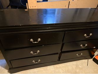Dresser set