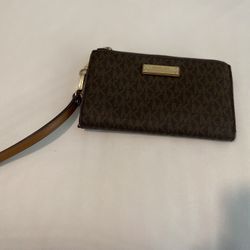 Michael Kors Wallet/wristlet 