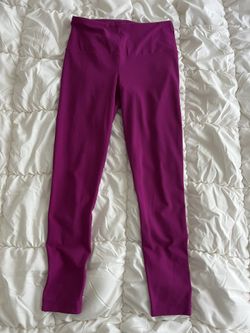 Women's Yogalicious Super Soft Leggings - Size Small - Fushia Color - 7/8 Length - Gently Used 