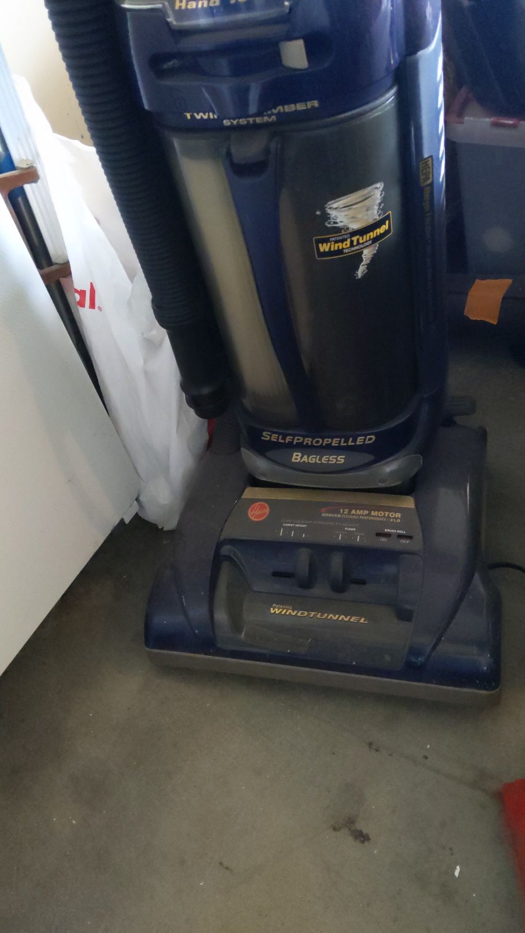 Hoover wind tunnel vacuum. Bagless self propelled