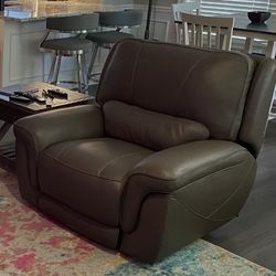 Sienna Designs Leather Power Recliner w/ Power Headrest