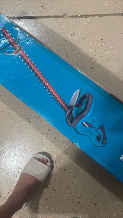 New Powerful Makita Hedge Trimmer  Large 22 Inch $135 Make An Offer Or Trade 