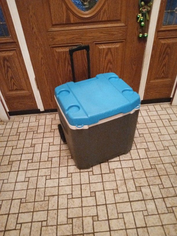 Igloo 60 Quart Cooler On Wheels With Handle Blue And Grey Made In The USA