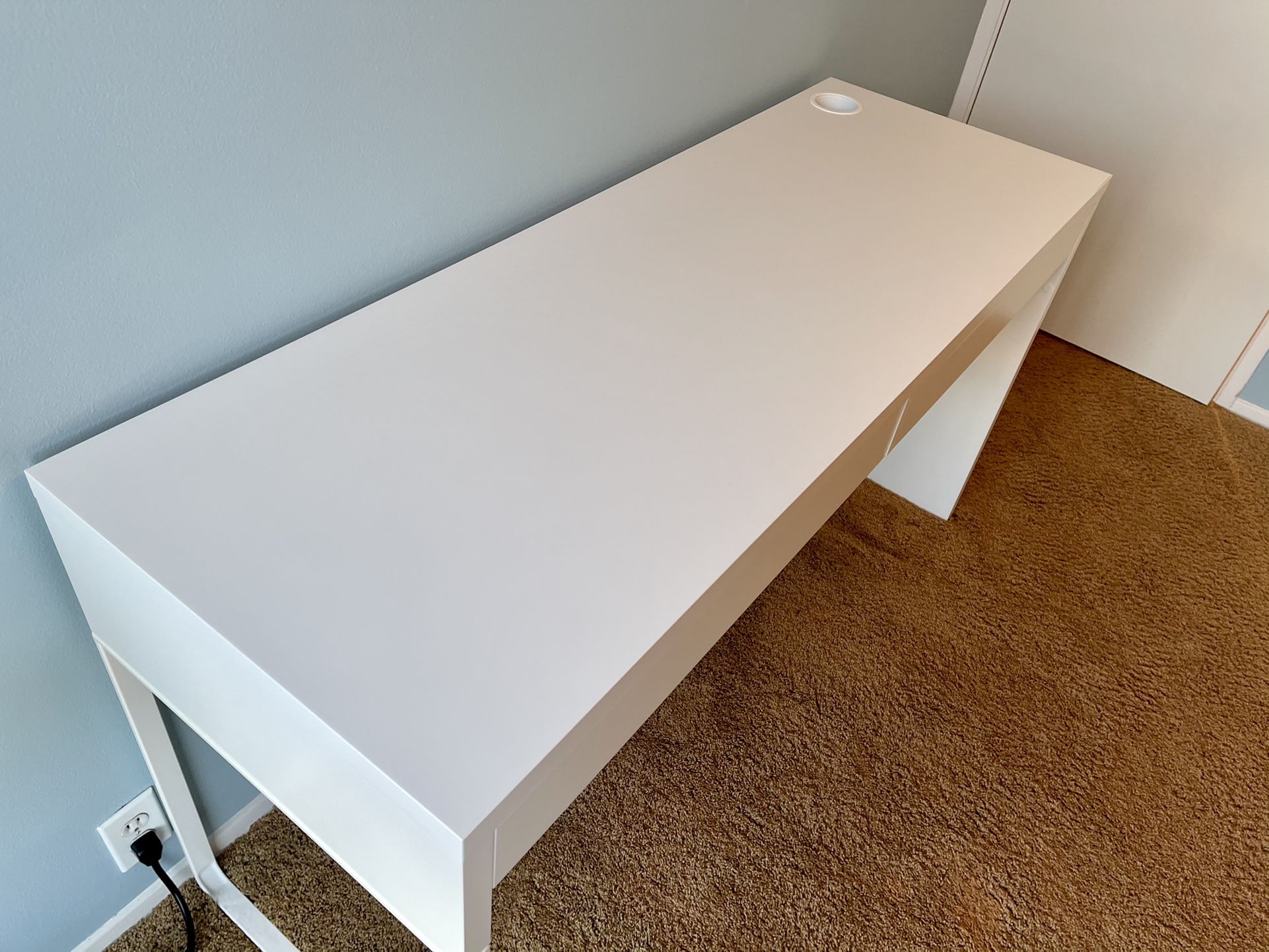 IKEA Micke Desk 55 Inch With Drawer Organizer Excellent for Sale in