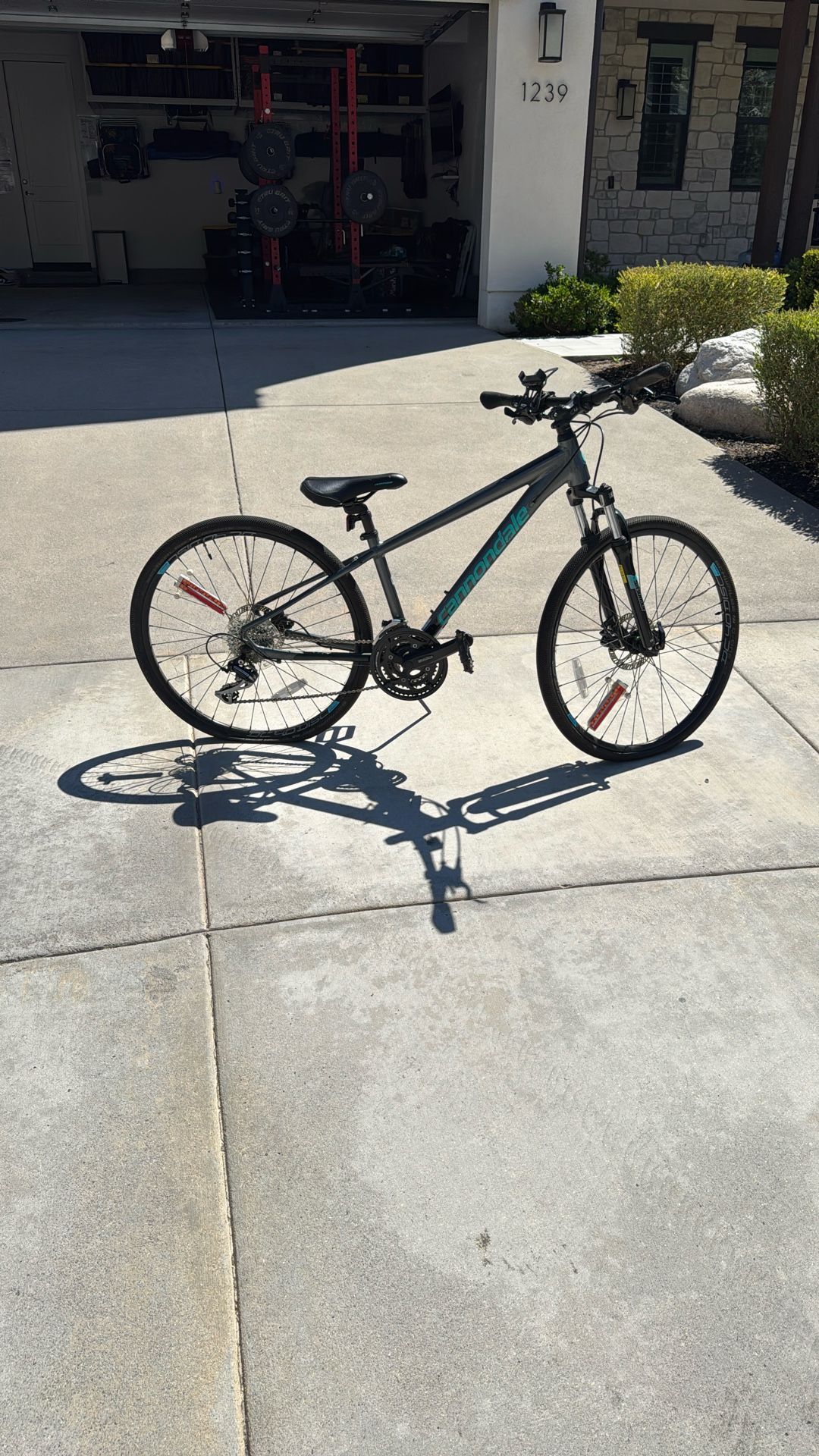 Cannondale Quick Disc Hybrid Bike – Excellent Condition!