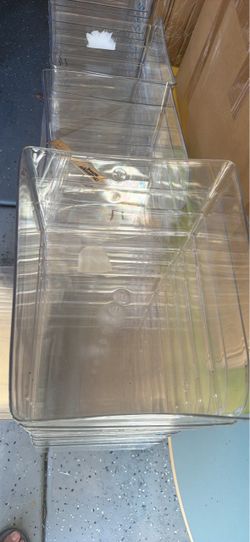 Clear Plastic Storage Bins – Lot