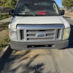 2011 Ford E-350