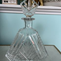 CRYSTAL DECANTER Triangular Dublin Collection Shannon Godinger