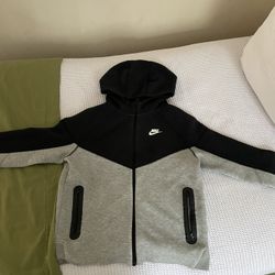 Nike Tech(youth Extra Large)