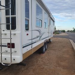 Medallian By McKenzie  5th Wheel 34'ft.