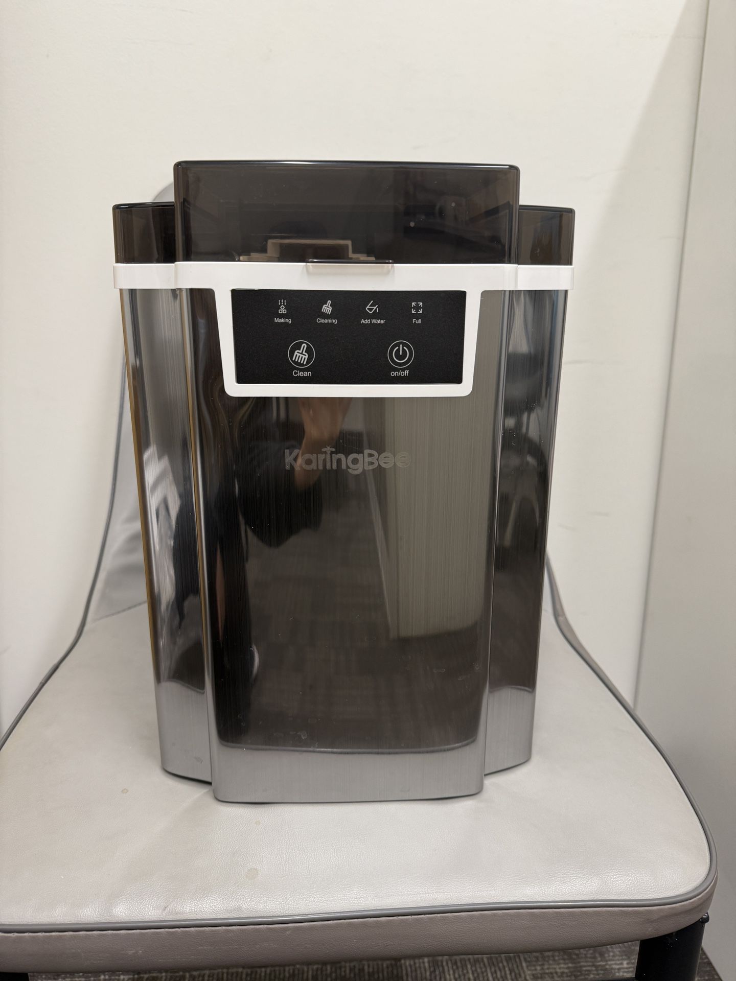 Brand New Icemaker 43lb