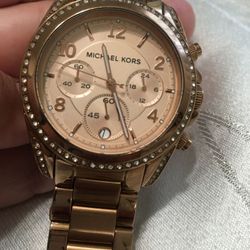Michaels Kors watch women’s / needs batterie pick up only