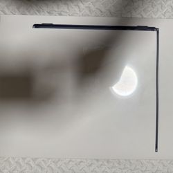 Brand New Sealed MacBook Air M2 – 13” | 256GB SSD | 8GB RAM