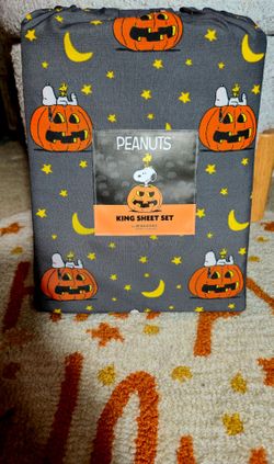 Peanuts Halloween King Sheet Set Snoopy Woodstock Starry Night NWT