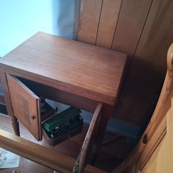 Vintage singer 66 number 40.\nLibrary cabinet mahogany wood