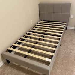 Twin platform Bed- Great Kids Or Guest Room Bed 