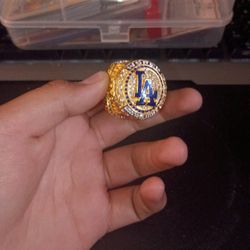 Dodgers Ring With Gold Designs And Diamonds