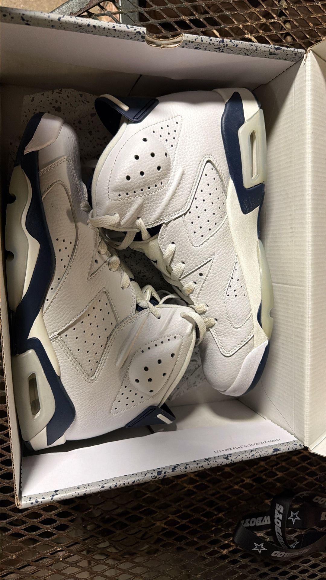 Air Jordan Retro 6 Midnight Navy