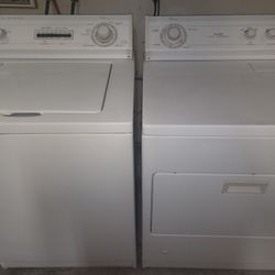 Whirlpool Washer & Gas Dryer 