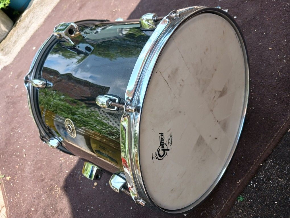DRUM Tum. Brand: Gretsch