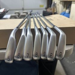 Mizuno 925 JPX Hot Metal Irons