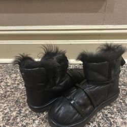 Fur boots
