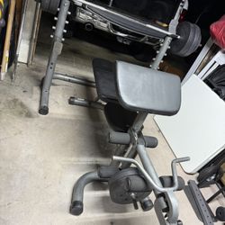 Weight Bench With 150lbs Of Weights 