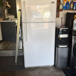 Frigidaire refrigerator 