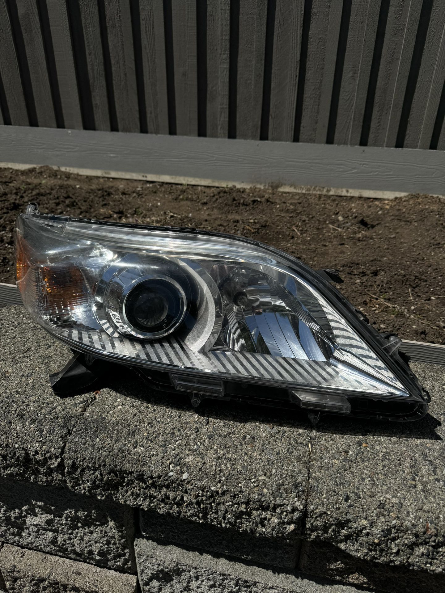 Toyota Sienna Headlight