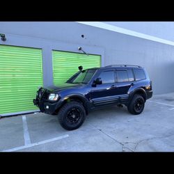 2003 Mitsubishi Montero