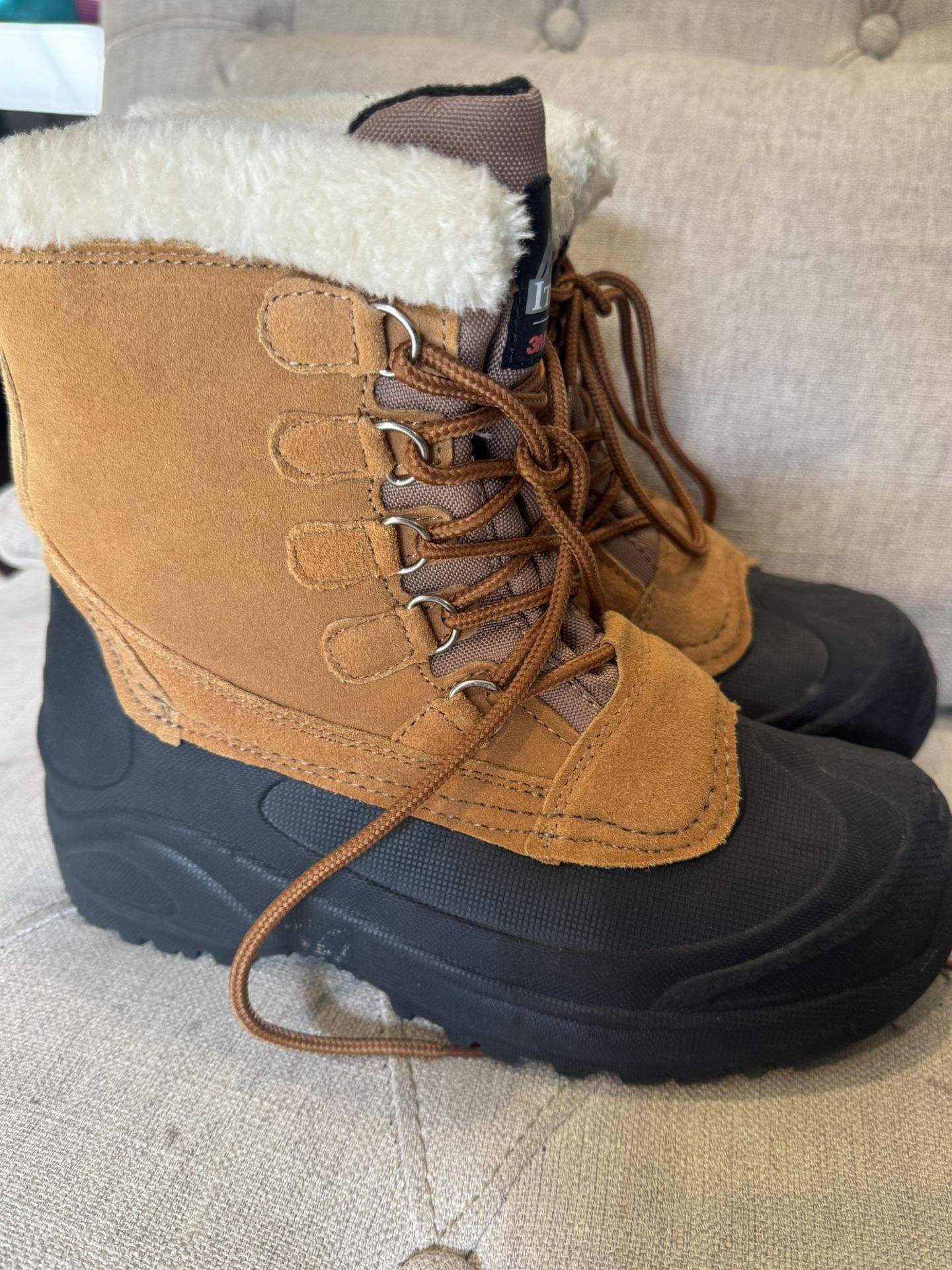 Snow Boots Size 7 Women