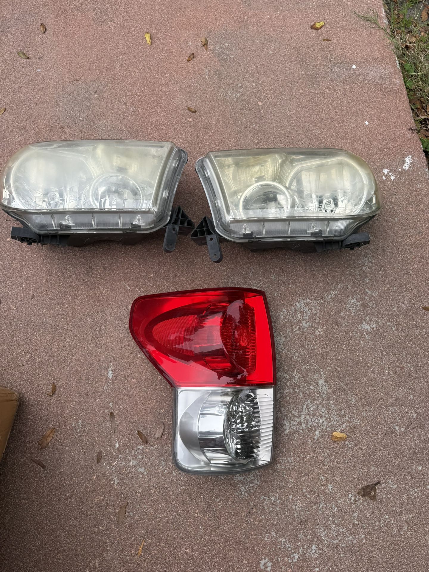 Headlights For Toyota Tundra 07-12