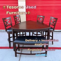 Triangular pub height dining set