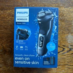 One New Black Philips Norelco - Series 3000 Rechargeable Wet/Dry Electric Shaver