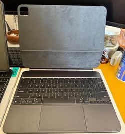 Magic Keyboard iPad Pro 11" M4/M5