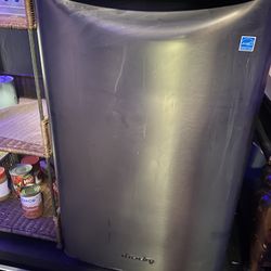 Mini Fridge Darby