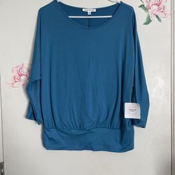 New Women’s Top Size Medium 