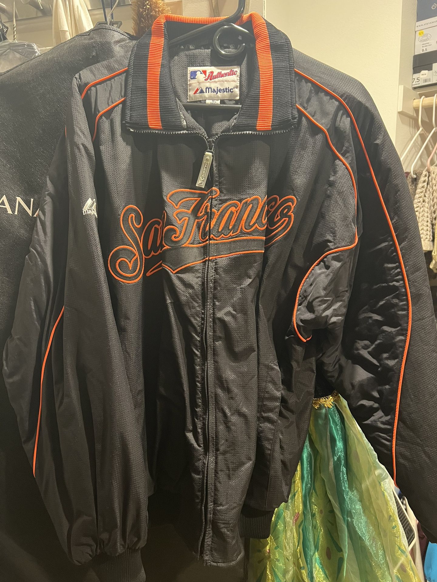 Majestic San Francisco Giants Jacket for Sale in Montclair, CA - OfferUp