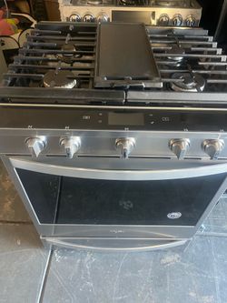 Whirlpool smart range like new