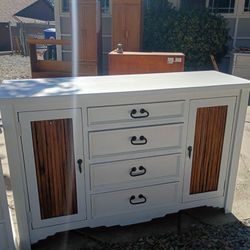 Dressers90