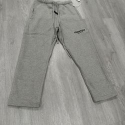 Essentials Ss 22 Pants 