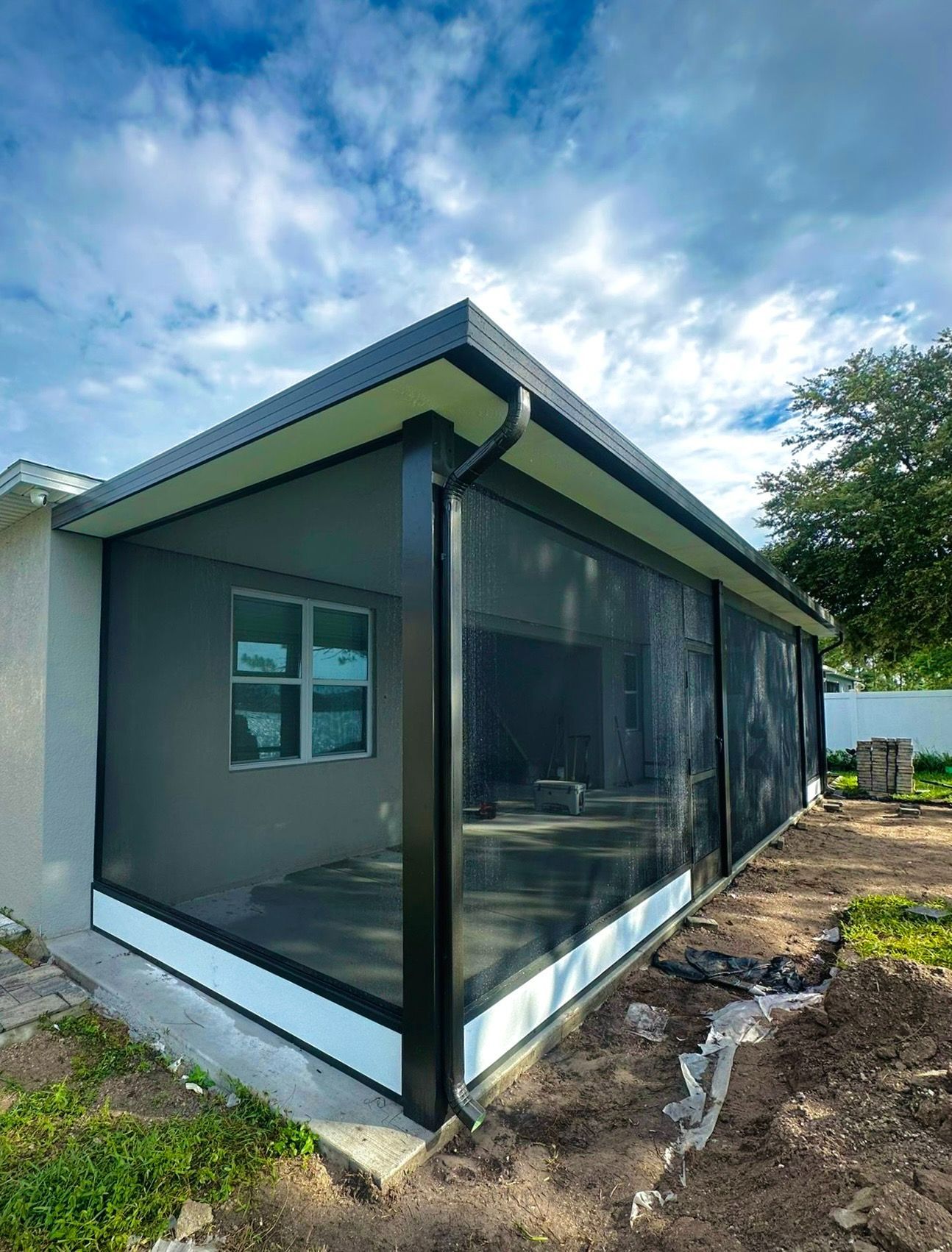 Custom Pergolas, Patio Covers, Decks, Screen Enclosures