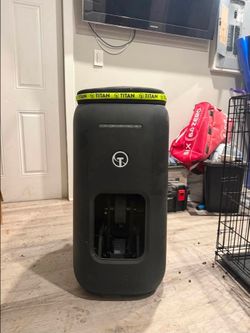 Titan ONE Pickleball Machine