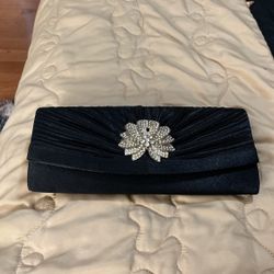 Black Clutch With Detachable Chain